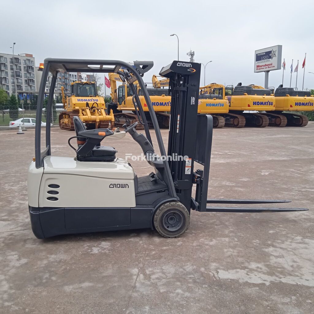 Crown SCT6060 electric forklift