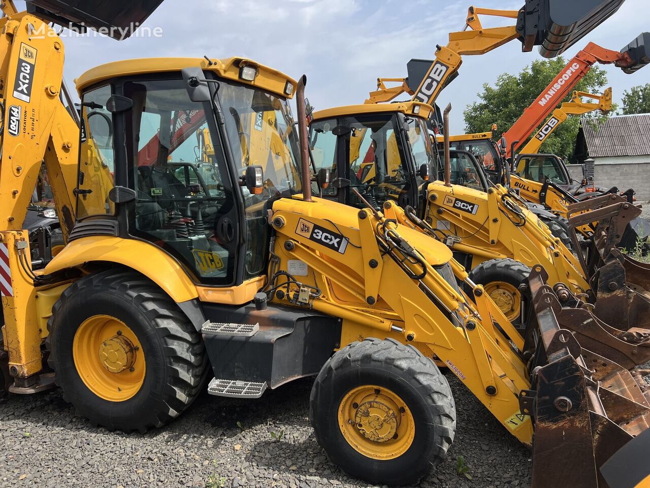 JCB 3cx electric forklift