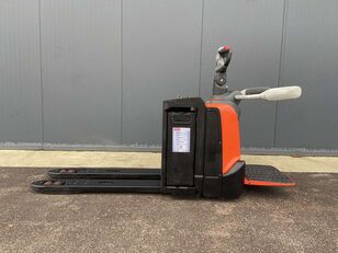 Toyota LPE 200 electric pallet truck