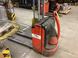 Linde T16 pallet stacker