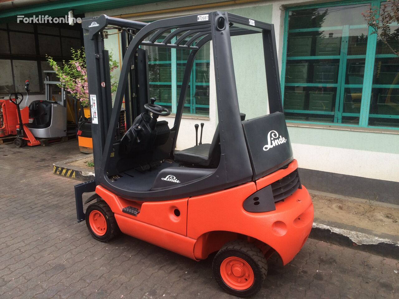 Linde 	H18T-03 /350/   V-2687 petrol/gas forklift