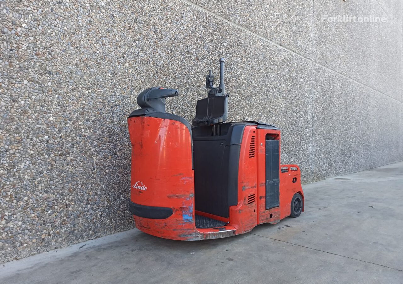 Linde P30 tow tractor