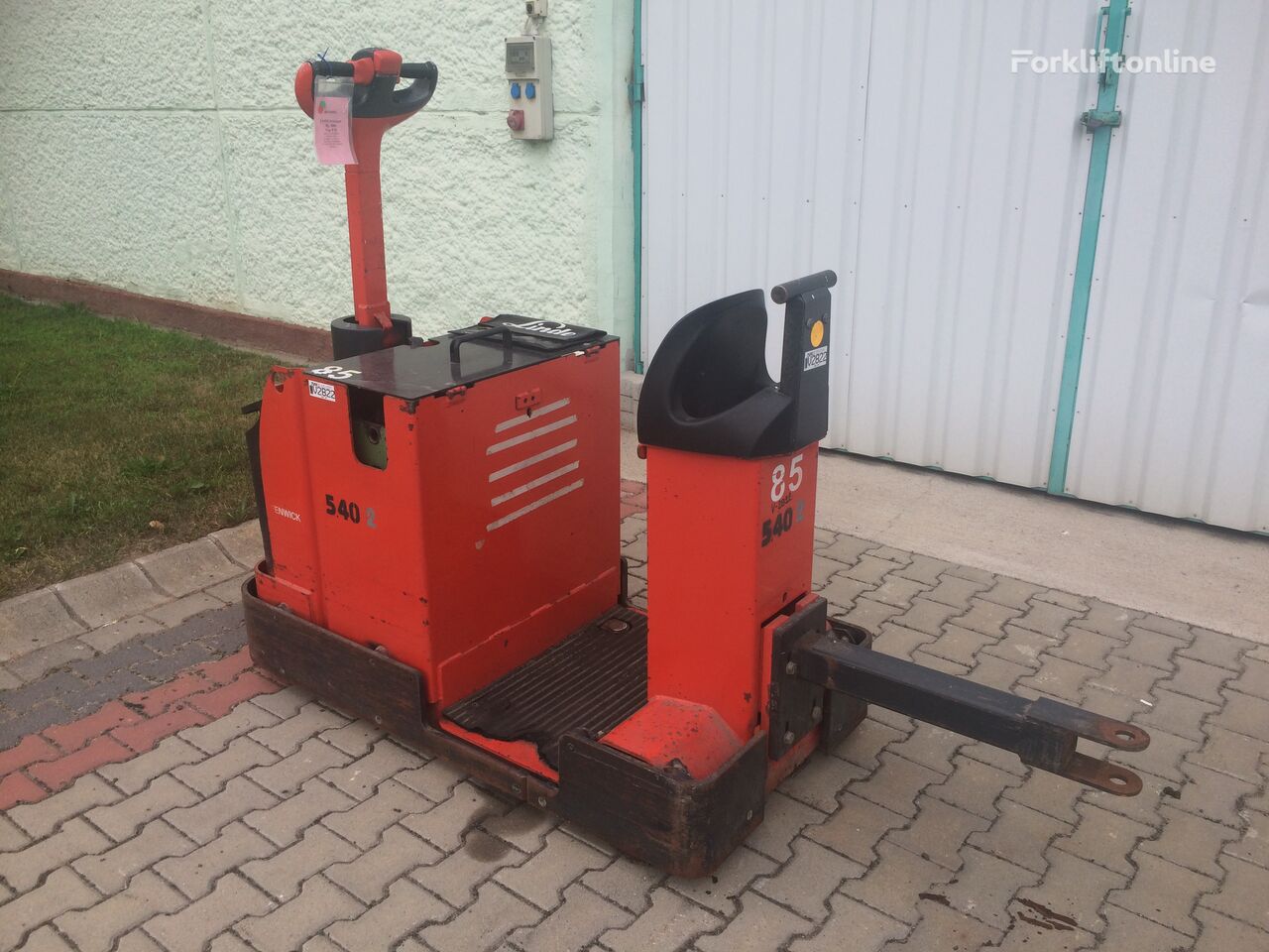 Linde P30/141/   V-2822   tow tractor